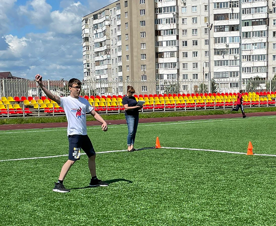 Старший судья бригады по метанию (статья 11) Старший судья бригады по метанию (статья 11).